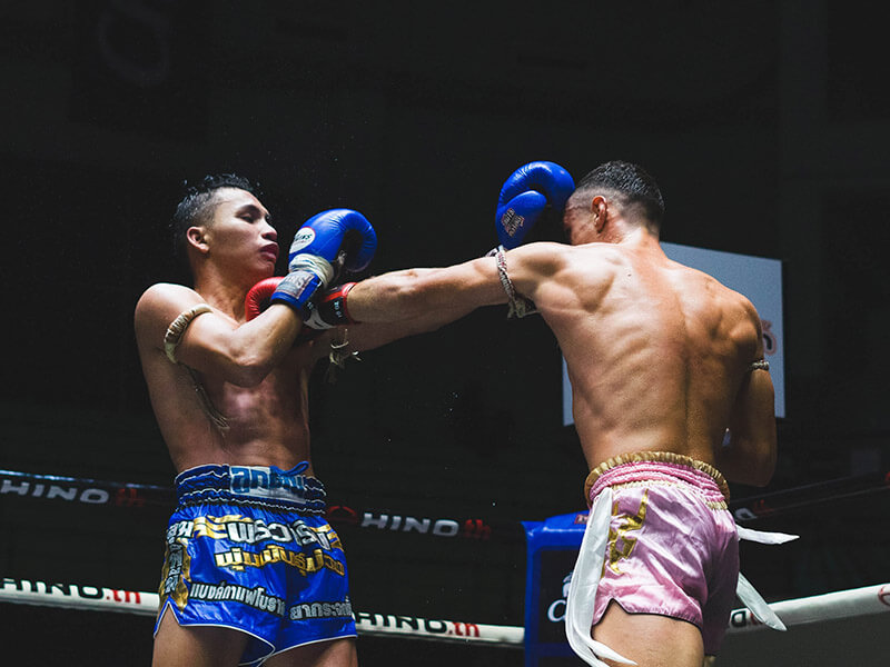 Un combat de muay thai