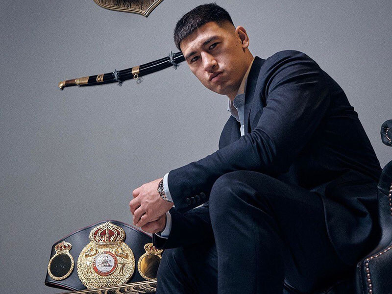 Dimitry Bivol avec sa ceinture WBA de champion du monde