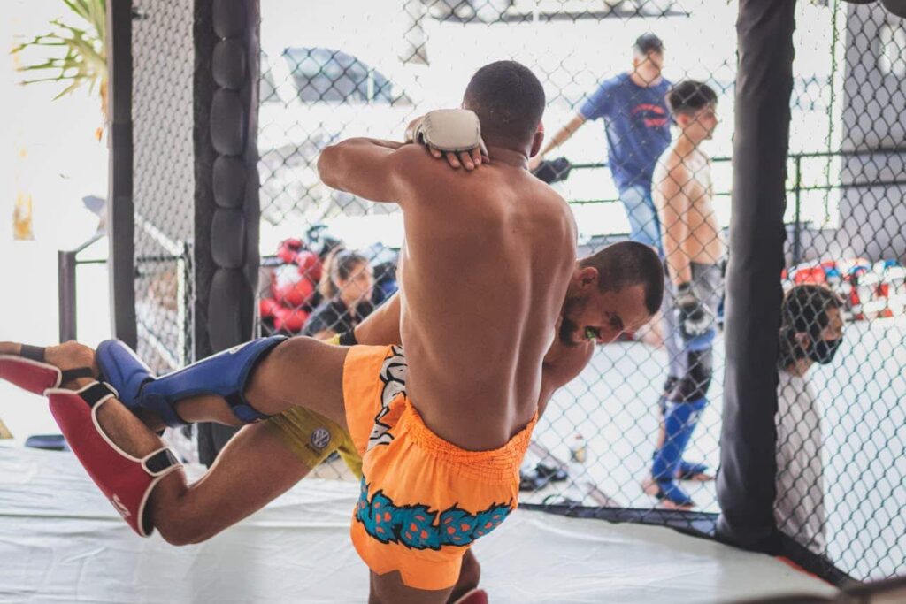 Quelle est la boxe la plus dangereuse : deux hommes font de la boxe